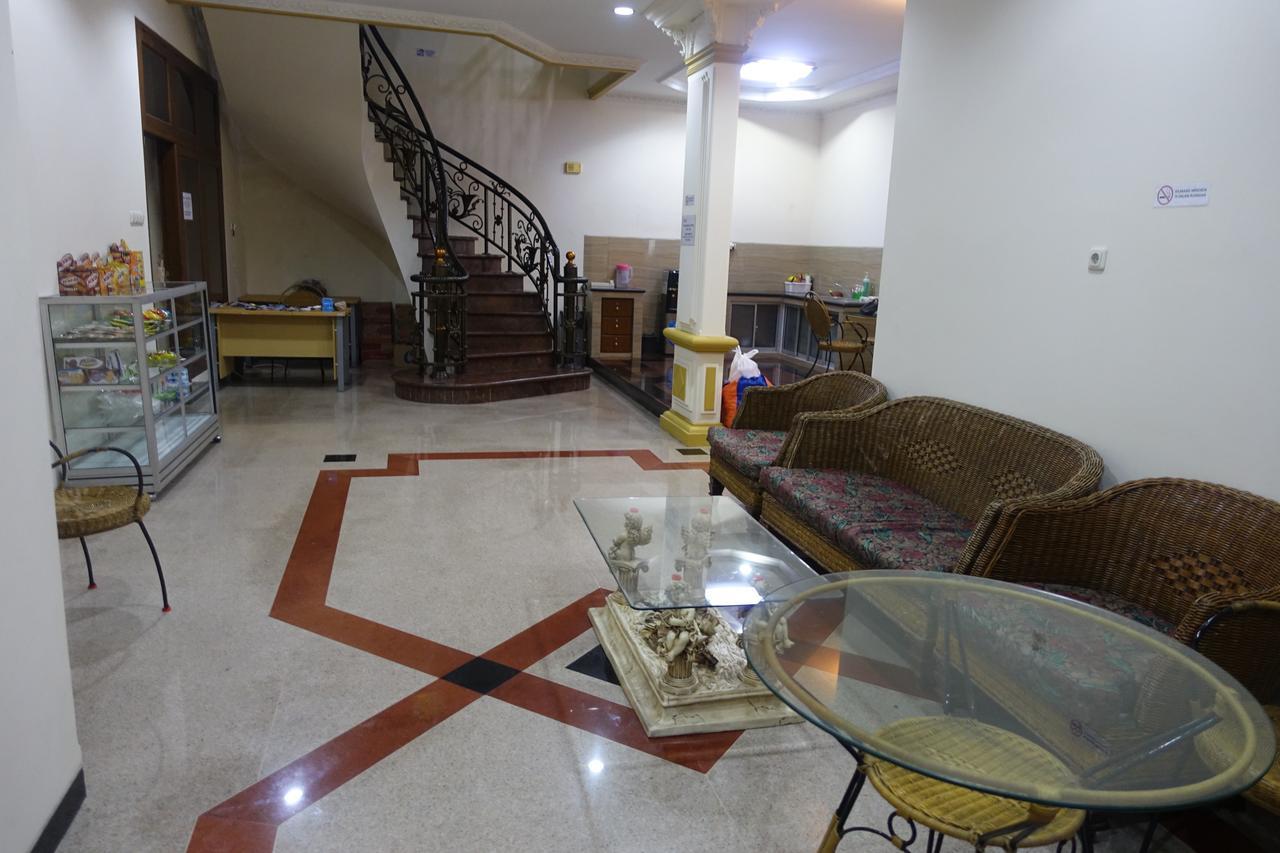 Albergue The Backpacker Semarang Exterior foto