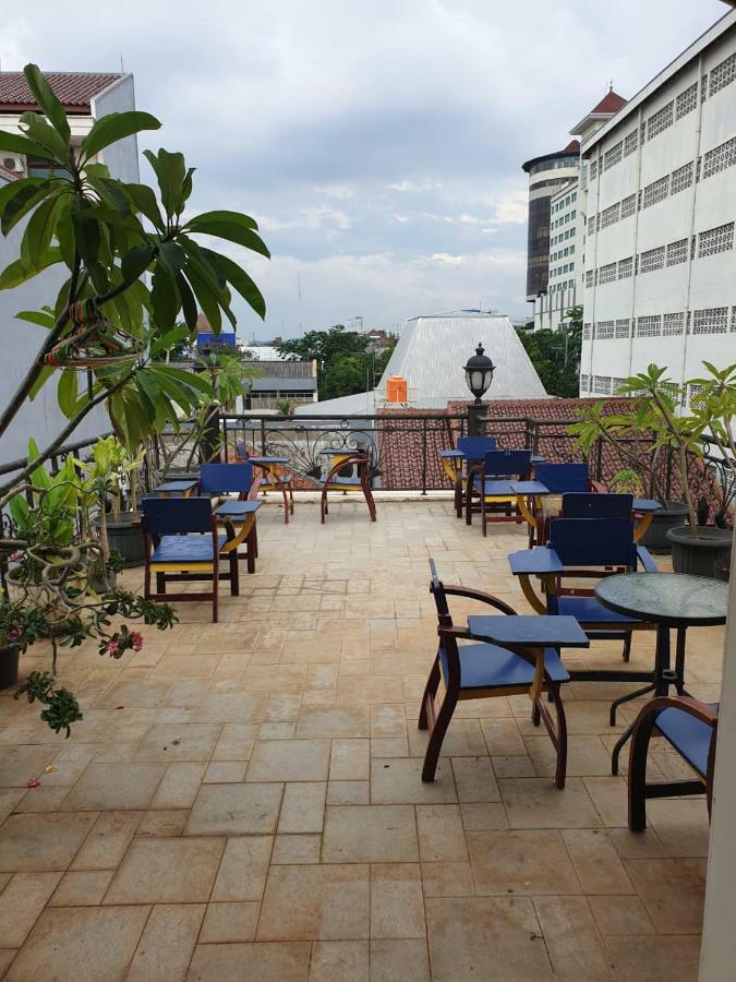 Albergue The Backpacker Semarang Exterior foto