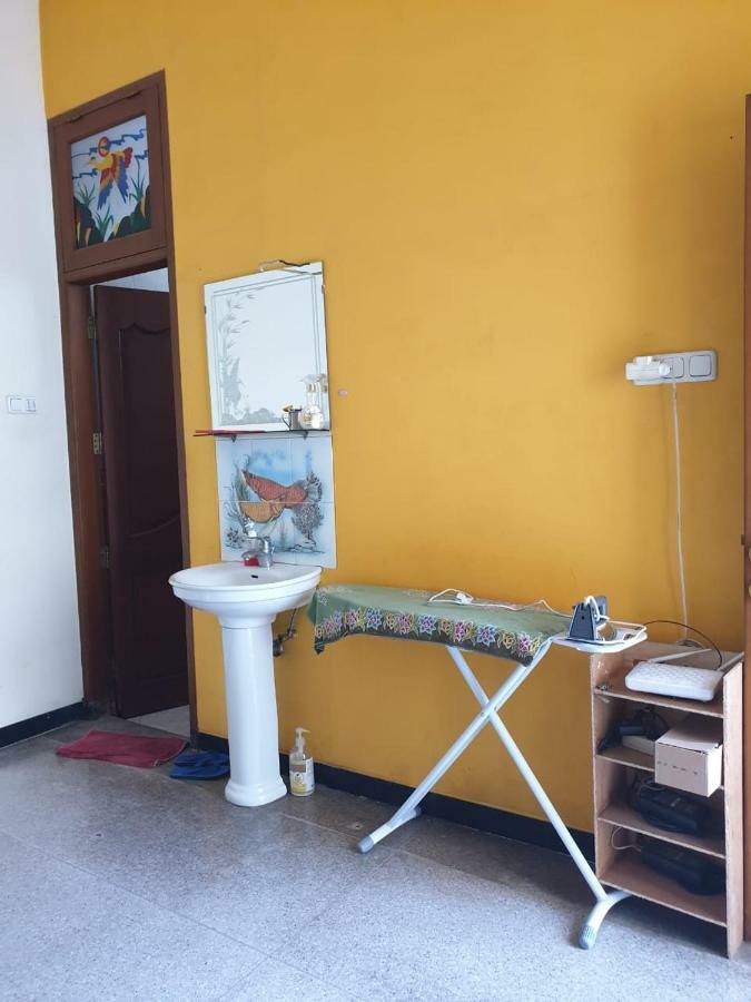 Albergue The Backpacker Semarang Exterior foto